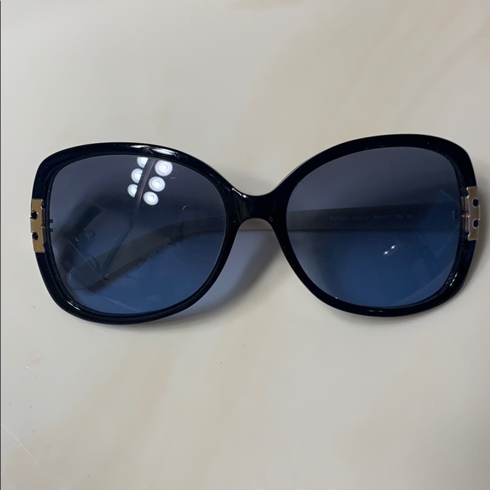 Tory Burch sunglasses *needs repairing*